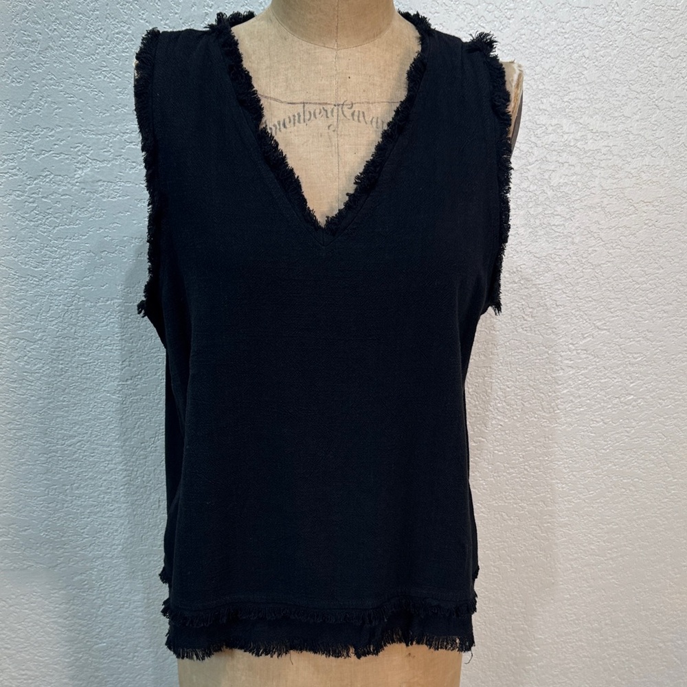 la miel Women's Small‎ Black Frayed V-Neck Sleeveless Top NWT